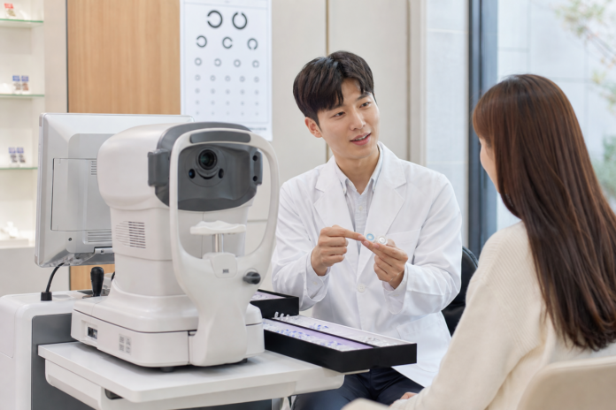 콘택트렌즈 맞추는데 걸리는 시간 및 안과 검사로 실패 줄이는 법